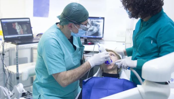Tem medo de ir ao dentista? Saiba como superar esse trauma